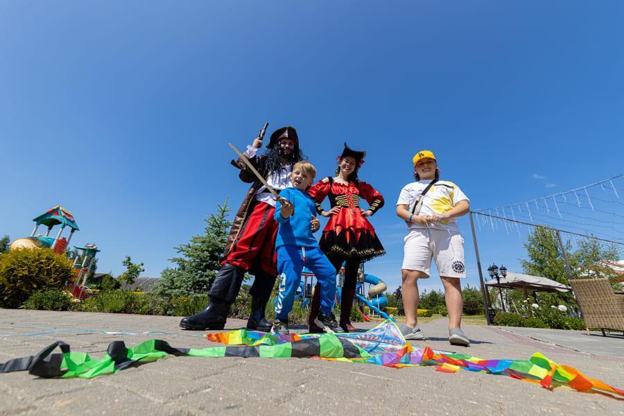 Детский клуб в поселке Emerald Village