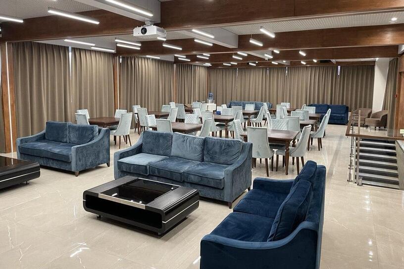 Конгресс-холл и кинотеатр в поселке Emerald Village