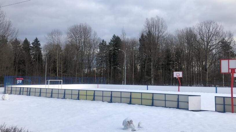 Детский сад и школа в поселке Emerald Village