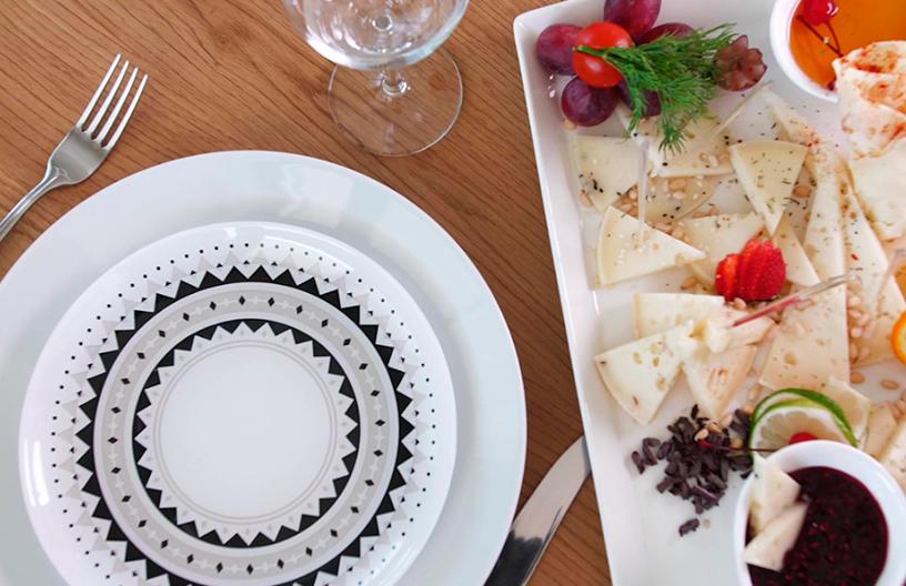 Ресторан в поселке Emerald Village