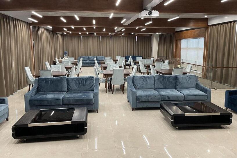 Конгресс-холл и кинотеатр в поселке Emerald Village