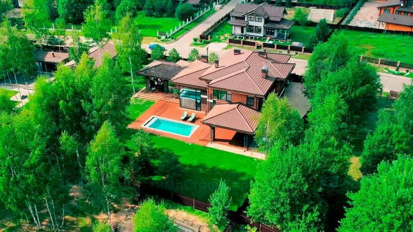 Проект Бенс в элитном КП Emerald Village на Новой Риге