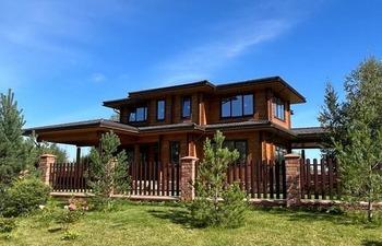 Проект Манхэттен в элитном КП Emerald Village на Новой Риге