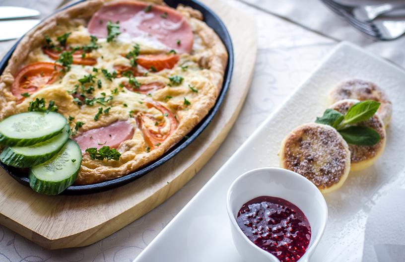 Ресторан в поселке Emerald Village