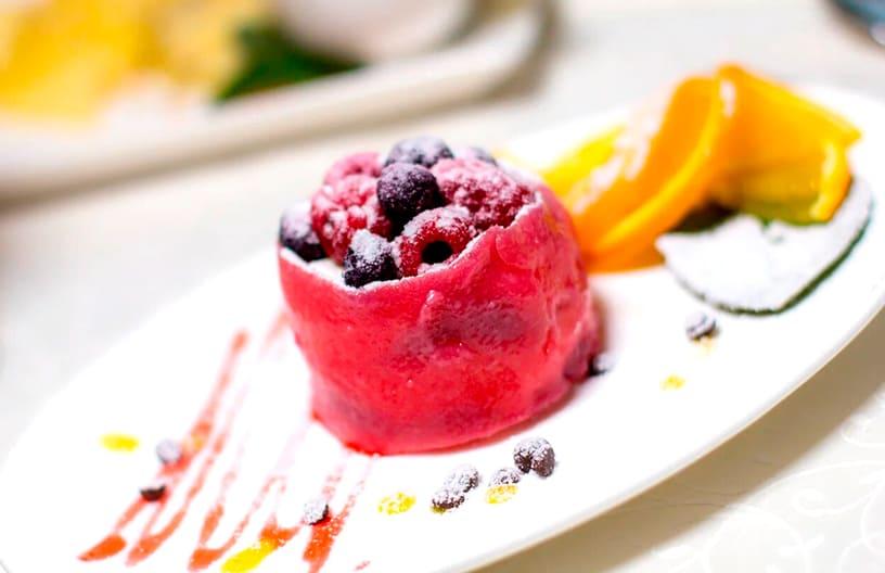 Ресторан в поселке Emerald Village