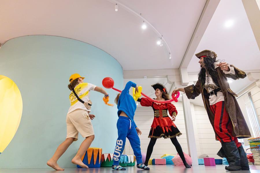 Детский клуб в поселке Emerald Village