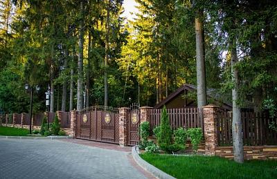 Уже построенные дома в элитном КП Emerald Village на Новорижском шоссе