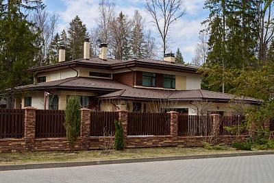 Построенные дома в КП Emerald Village на Новорижском шоссе